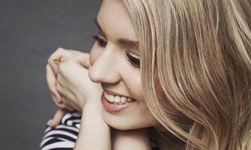 Glamour UK online beauty writer goes freelance 